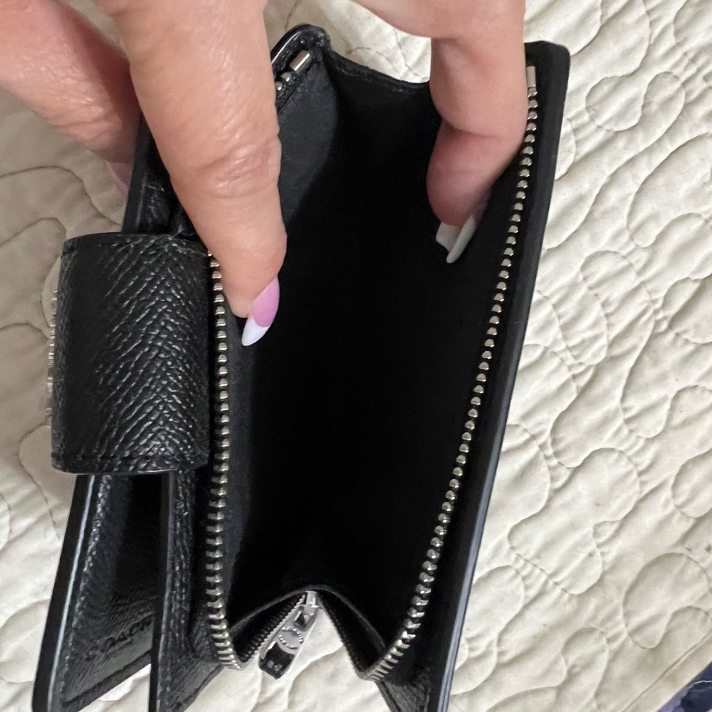 Gently used coach wallet - Picture 3 of 4